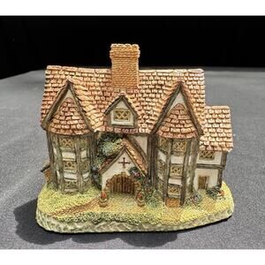 Shirehall Cottage 1985 Vintage Collectible Miniature By David Winter -D3